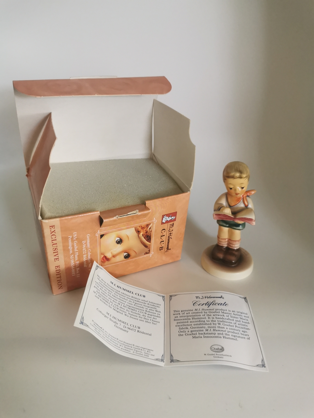 Vintage M.J. Hummel Club ABC Stune Honor Student #1528 2087/B in Box & Certifica
